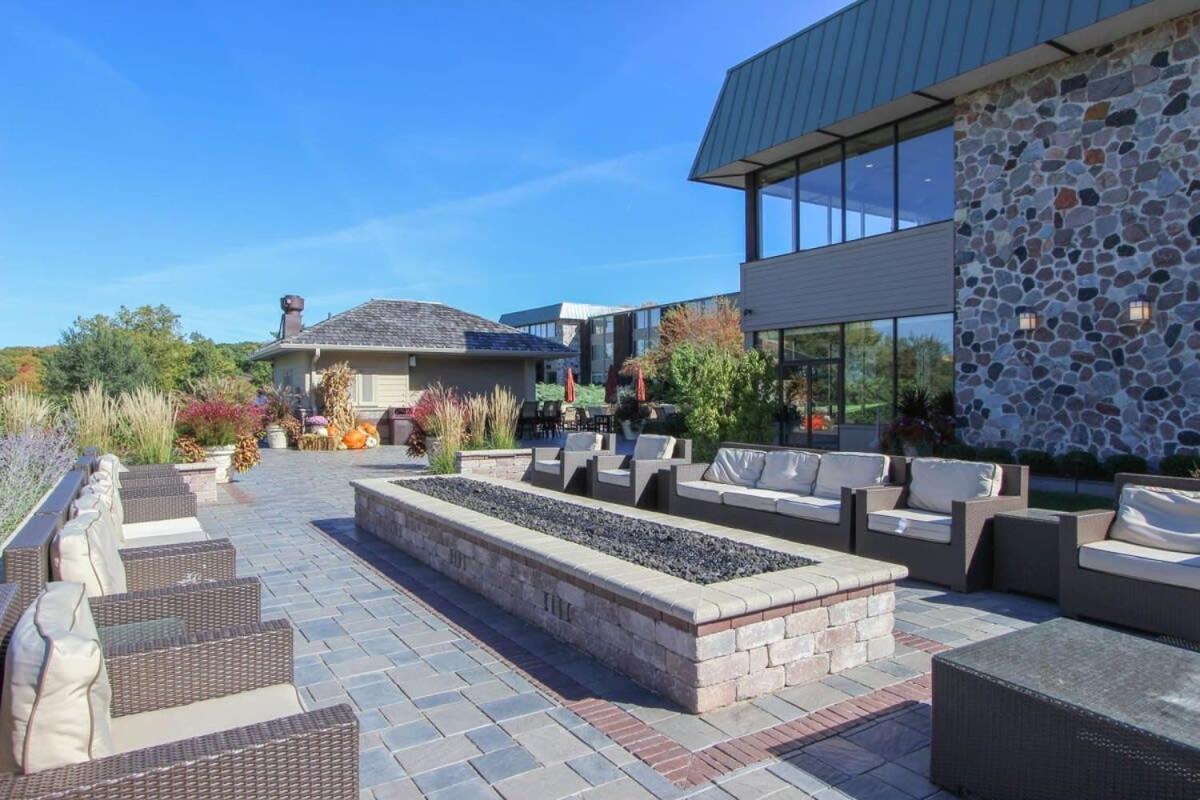 New Lake Como Condo With Lake Views Lake Geneva Exteriör bild