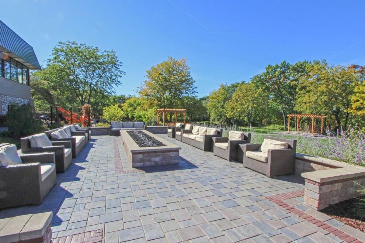 New Lake Como Condo With Lake Views Lake Geneva Exteriör bild