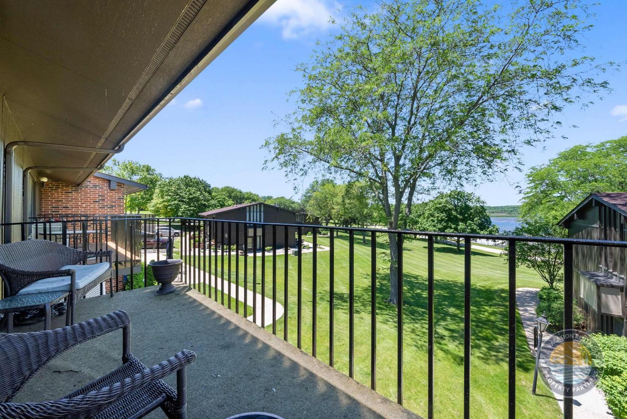 New Lake Como Condo With Lake Views Lake Geneva Exteriör bild