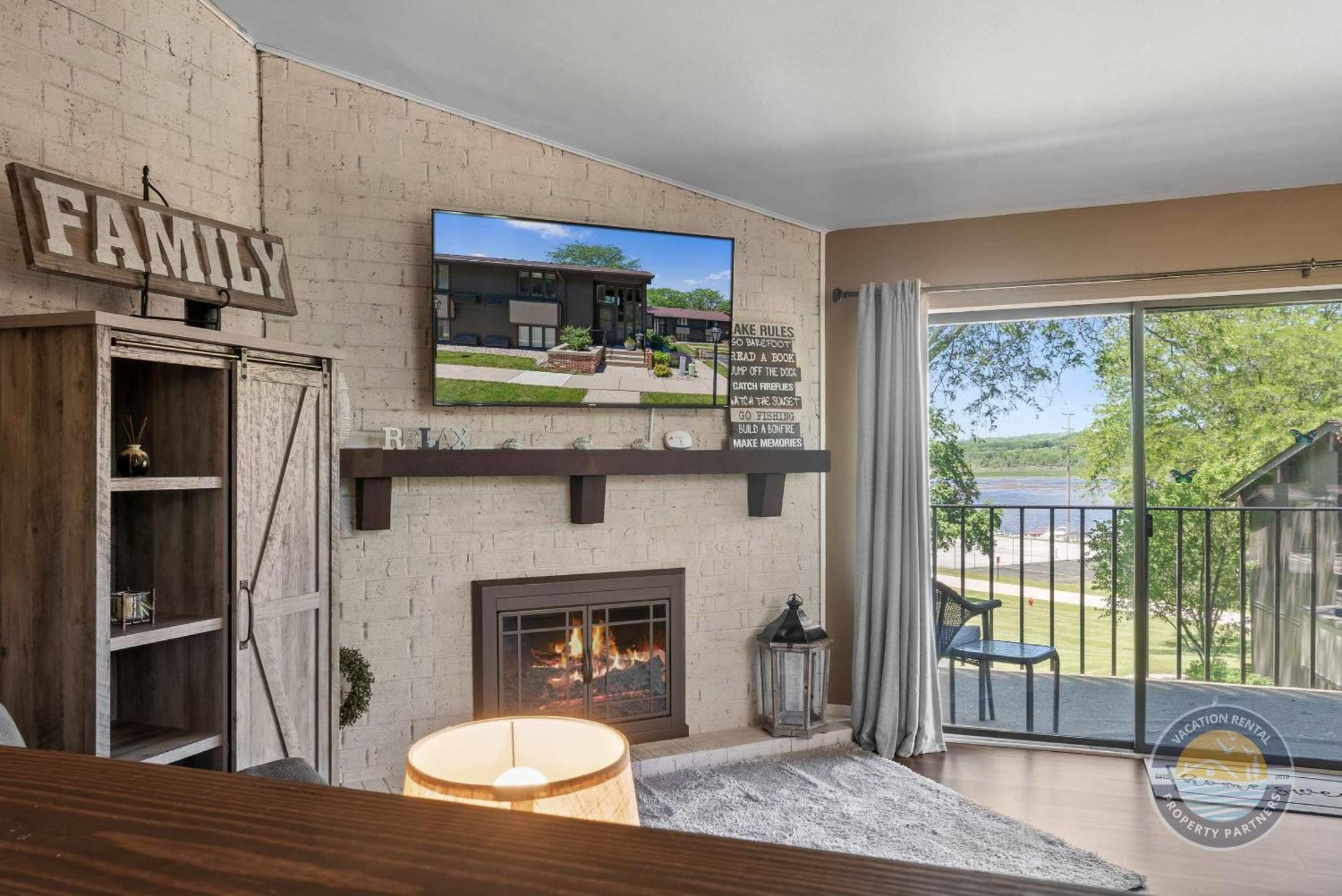 New Lake Como Condo With Lake Views Lake Geneva Exteriör bild