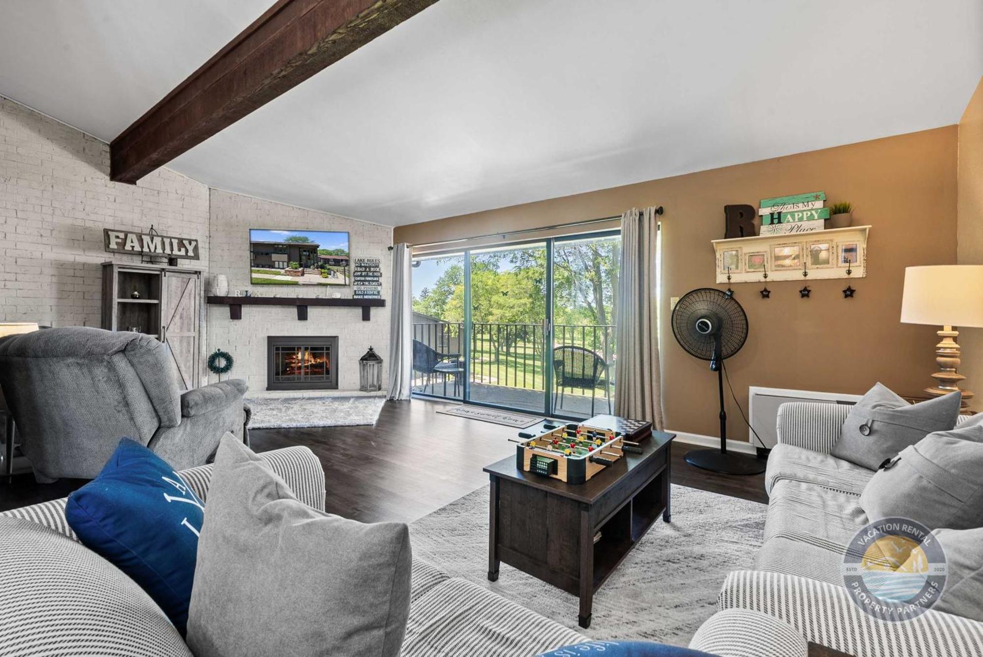 New Lake Como Condo With Lake Views Lake Geneva Exteriör bild